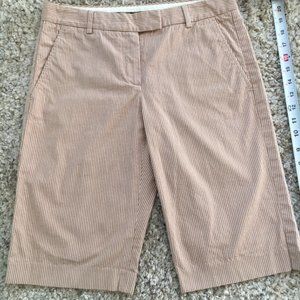 Theory shorts size 4 pinstripes 98%cotton, 2% elastane.